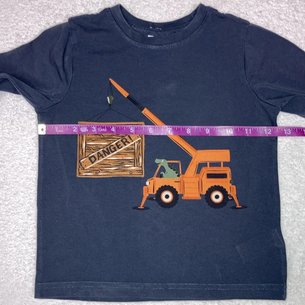5/$20 Tommy Bahama dinosaur crane construction truck flap long sleeve 4t - Picture 4 of 9